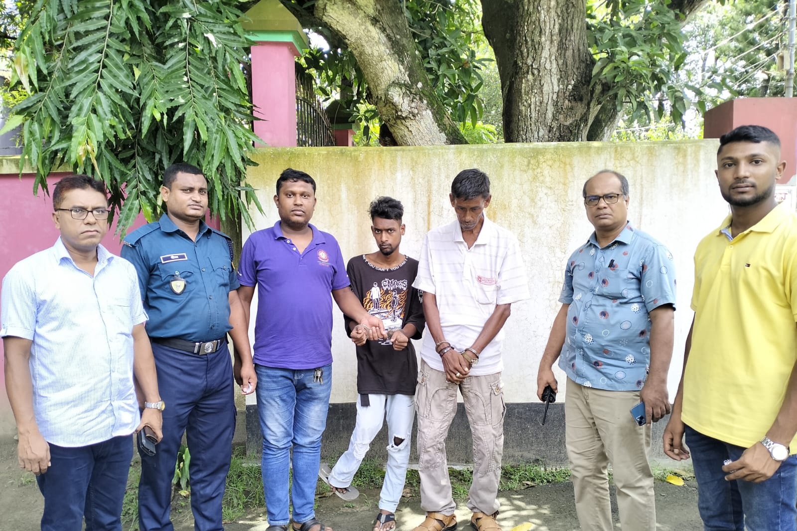 চুয়াডাঙ্গায় মাদকসহ দুজনকে আটকের পর ভিন্ন মেয়াদে কারাদণ্ড | দৈনিক মাথাভাঙ্গা